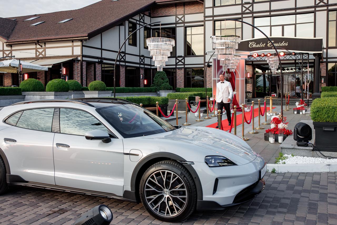 Чего ждать от первого выпуска "Холостяка" с Цымбалюком: 26 девушек и сюрпризы в стиле Голливуда